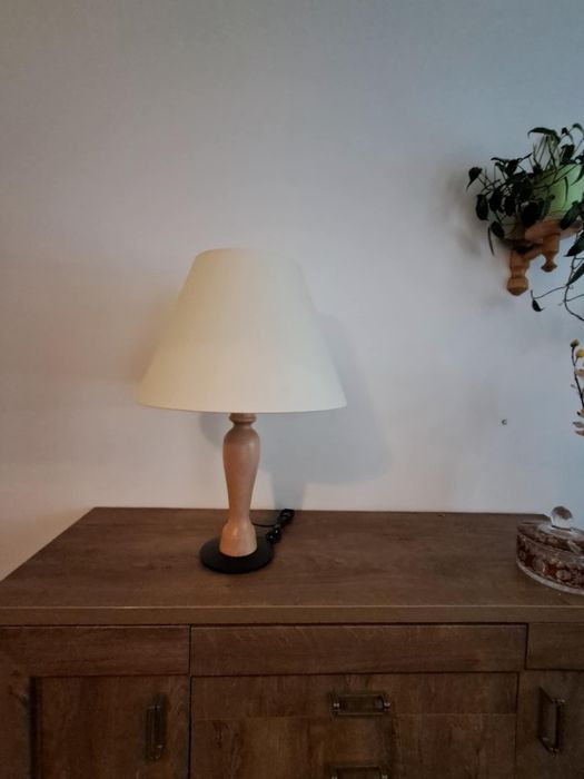 Lampka nocna lub na komodę