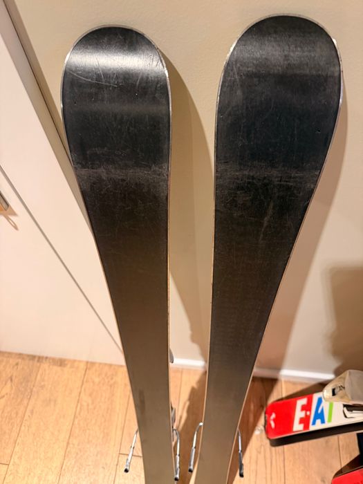 Narty dziecięce Dynastar Slider 128 cm – stan bardzo dobry