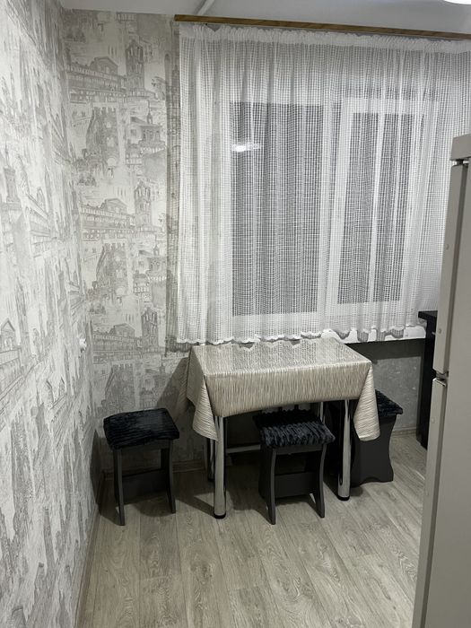 Однокімнатна квартира подобово на Степана Бандери