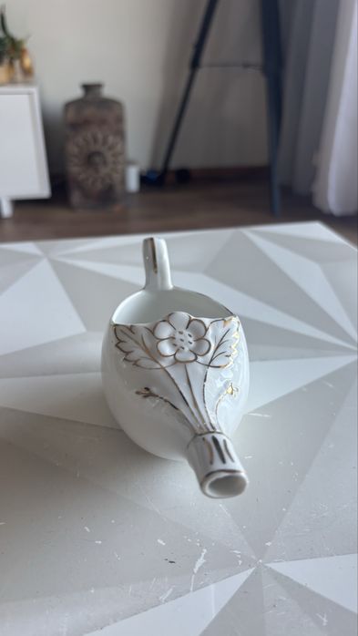 Vista Alegre – Bebedouro de Acamados / Bule de Caldo em Porcelana Antiga