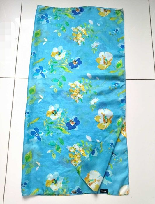 Chusta w kwiaty 100% Jedwab Silk Soie Seide
