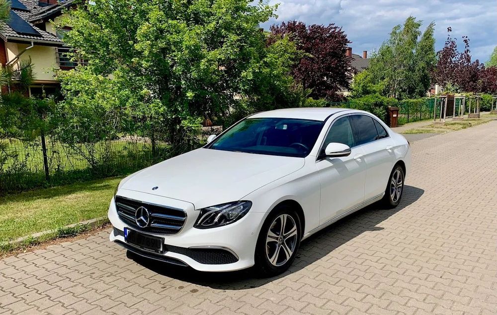 Mercedes-Benz Klasa E MERCEDES E KLASA, fkt 23% Vat, 1.rejes. 2020r, polski salon, stan bdb