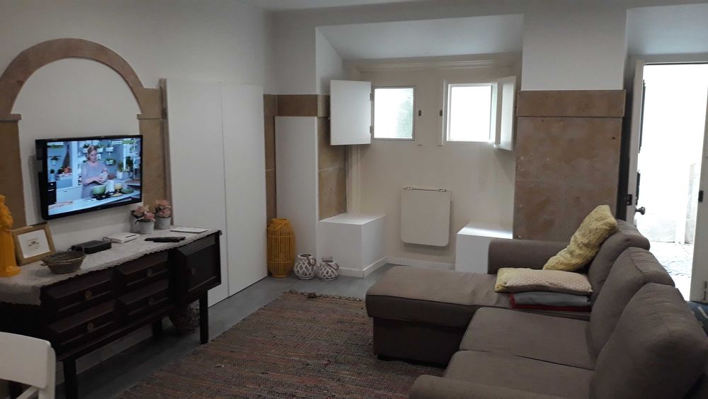 Quarto com WC Privado. Metro Chiado Lisboa, Caução.