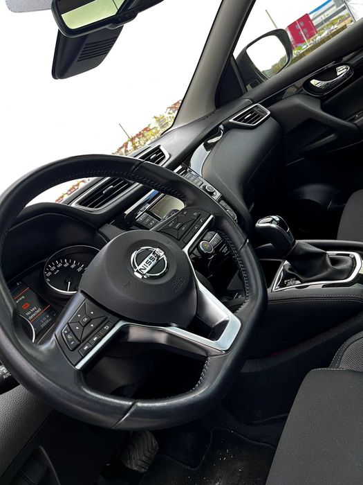 Wynajem samochodów, wynajem auta, wypożyczalnia-Nissan QASHQAI AUTOMAT