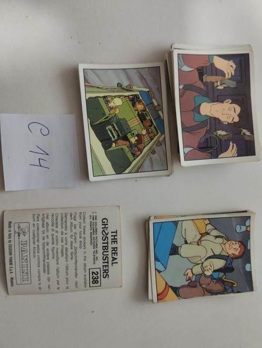 (C2) Cromos de 8 coleções