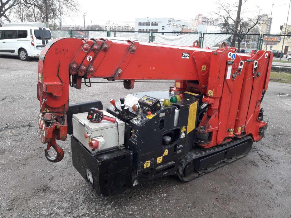 Mini żuraw Unic URW 295 CDE, diesel -el , dźwig , pająk na gąsienicach