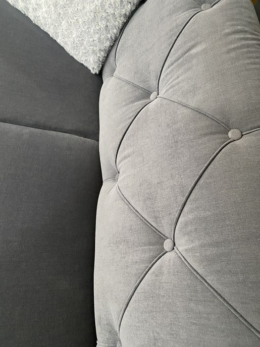 Dwie kanapy wypoczynkowe - szezlongi, sofy, welurowe.