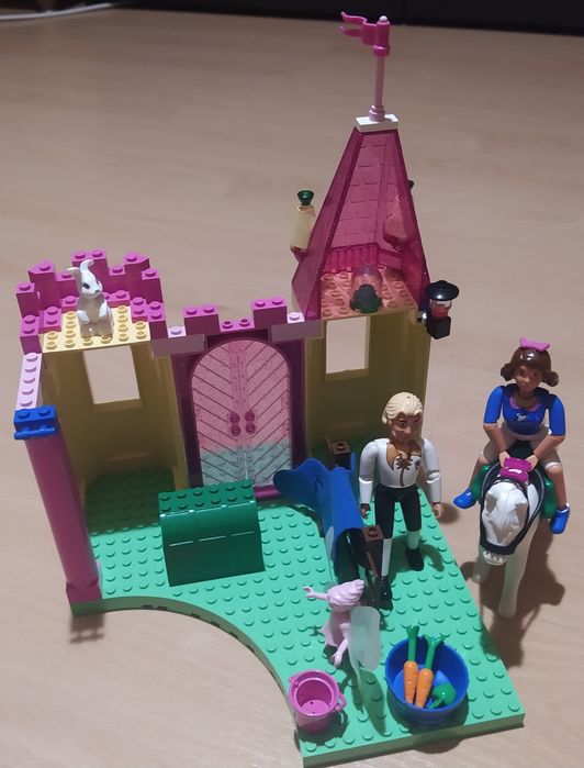 Duży zestaw LEGO Belville 5807 Stajnie królewskie 6+ oryginalny 1999