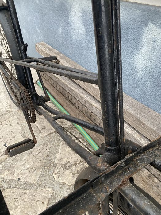 Bicicleta antiga inglesa carga