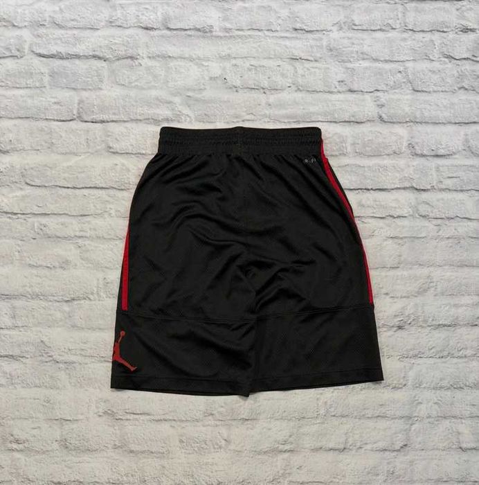Czerwono-czarne spodenki sportowe Air Jordan S