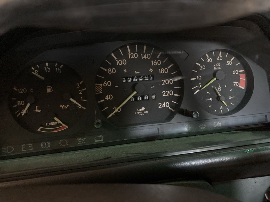 Mercedes 300E 12v de 85