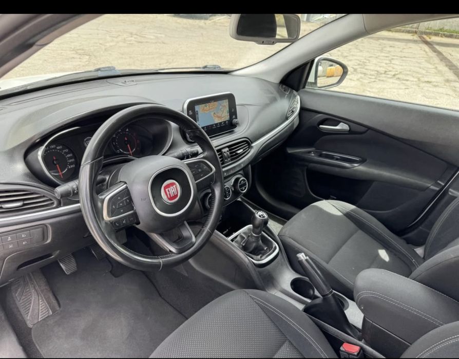 Vendo um fiat tipo carro de aplicativo