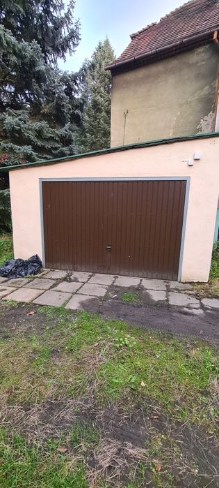 Wynajmę Garaż 18m2/Blisko Parku / Media Prąd + Woda