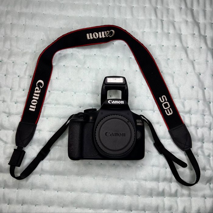 KIT Máquina fotográfica Canon EOS 2000D