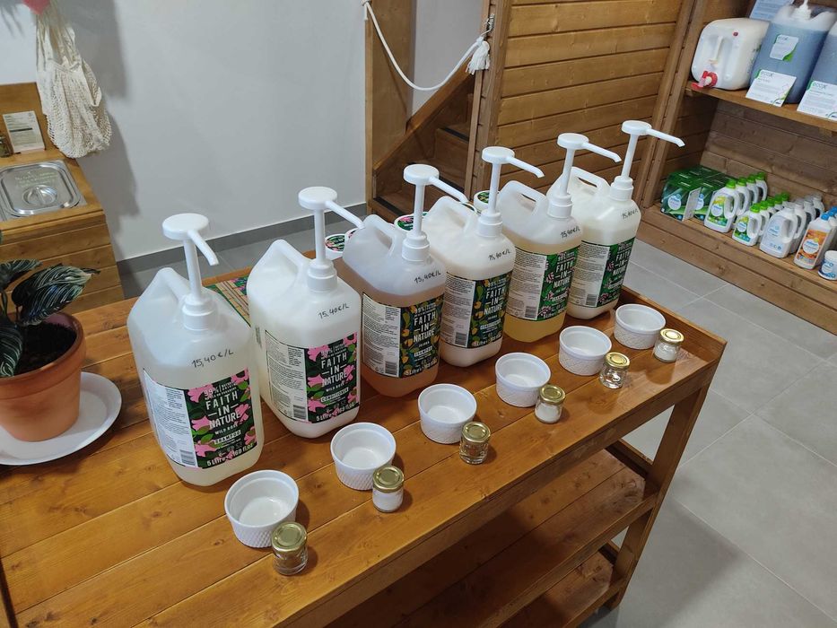 Mesas Rústicas para Loja em Madeira