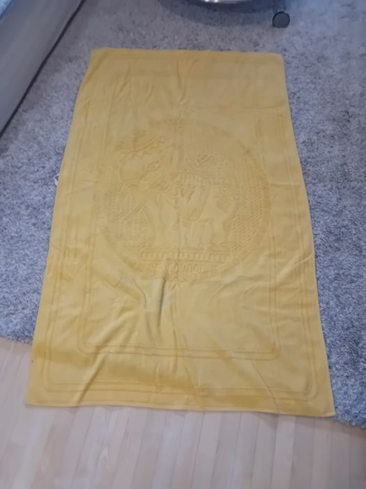 Bardzo duży wytłaczany komfortowy recznik kąpielowy