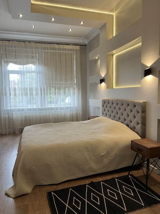 Продаж! Квартира з видом на драмтеатр — історичний центр міста