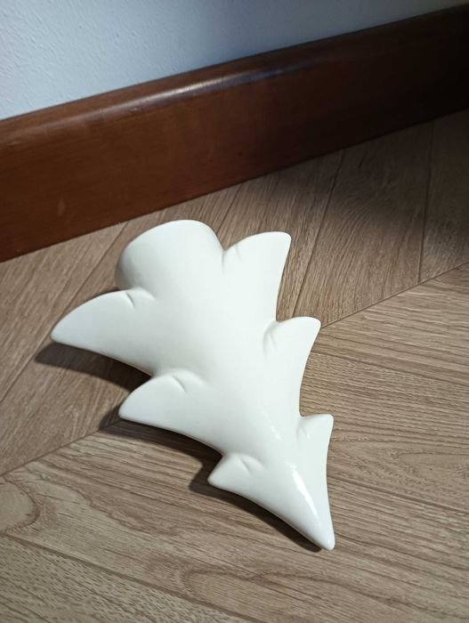 Ceramiczna ozdoba choinka Formano biała