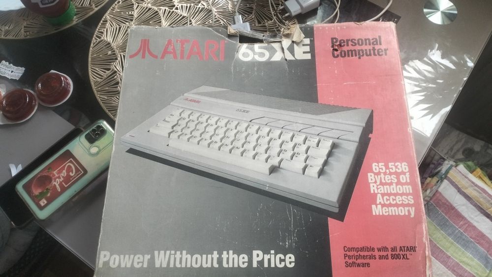 ATARI 65XE  Sprzedam