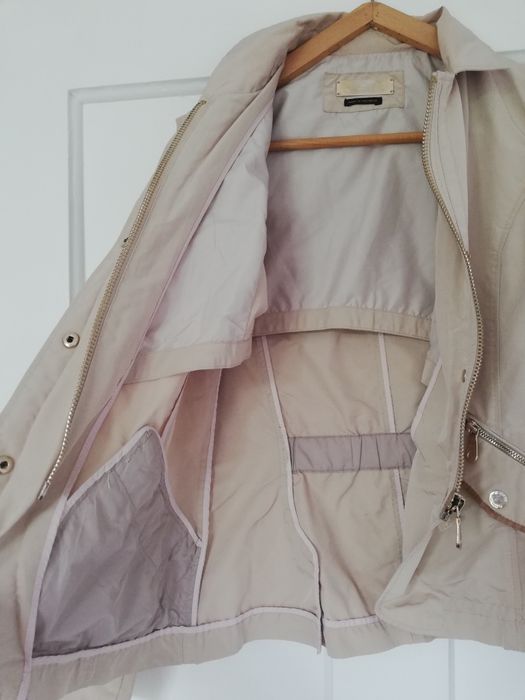 Lekka beżowa kurtka Massimo Dutti S