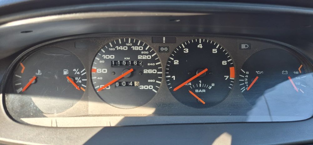 PORSCHE 944 TURBO