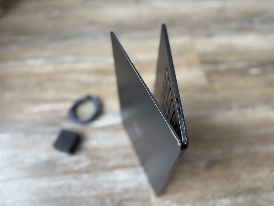 Apple Macbook Air M2 8gb ssd 250gb - акумулятор 100%