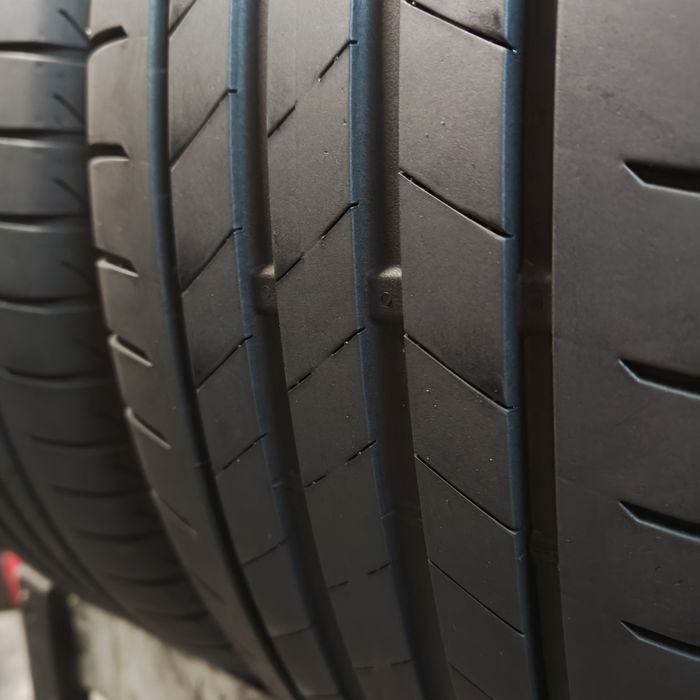 225/55/17 Sprzedam parę opon letnich Bridgestone
