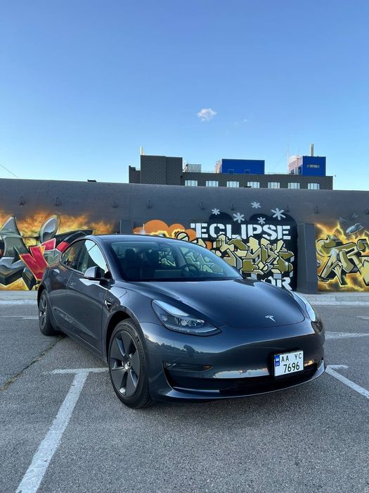 Оренда 5000 тижд tesla 3 long range 2022 год аренда авто тесла под вык