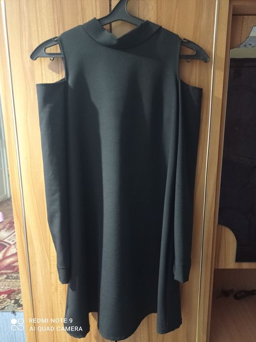 Продам платье 42-44 размера