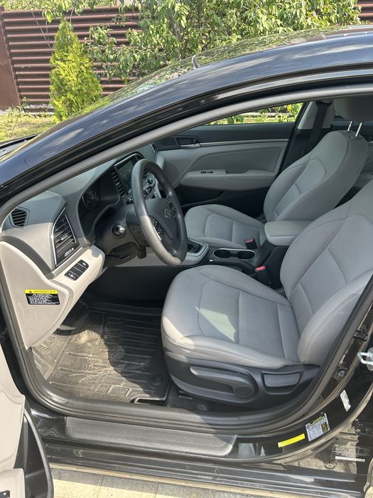 Hyundai Elantra 2017 2.0 бензин Автомат