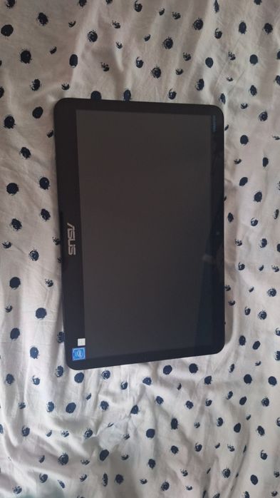 ASUS Vivo AiO (All-in-One) V161. Komputer stacjonarny