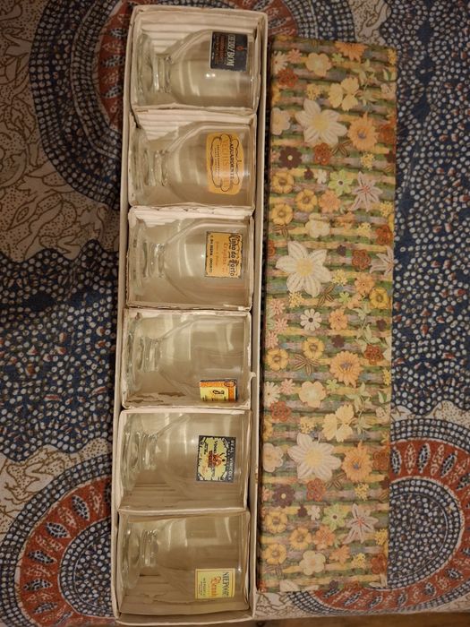 Conjunto 6 copos licor vintage Crislal Novo em Caixa original