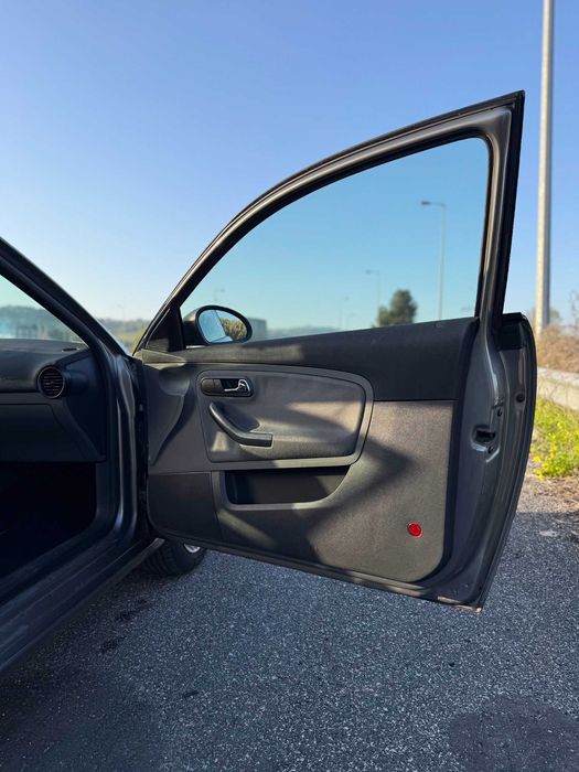 SEAT IBIZA 1.4 TDI - COMO NOVO