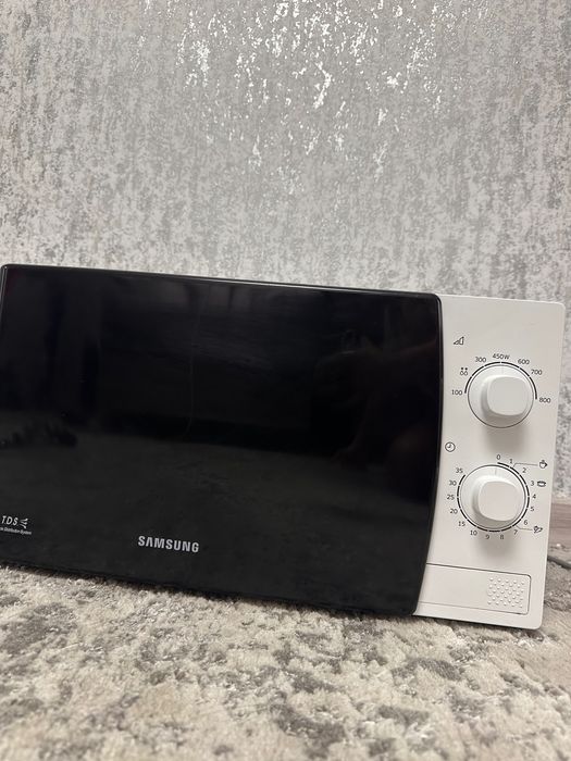 Мікрохвильова піч Samsung