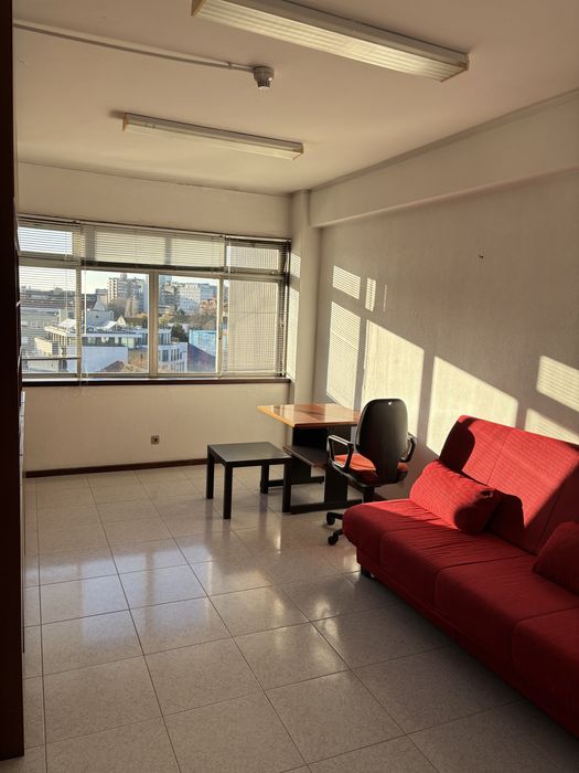 Aluga-se escritório