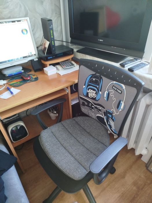 Kompletny zestaw - komputer - biurko- krzesło