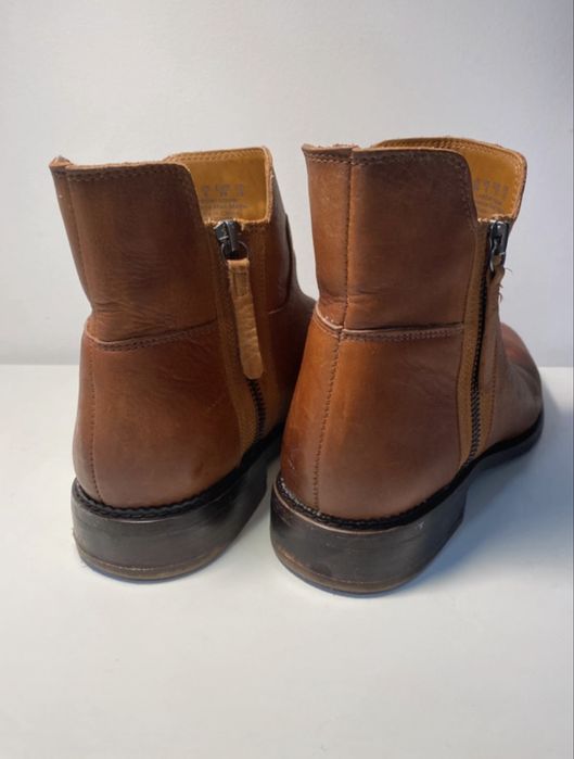 Botas de Pele Castanhas