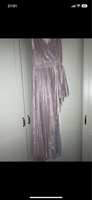 Piekna brokatowa sukienka z efektem Wow