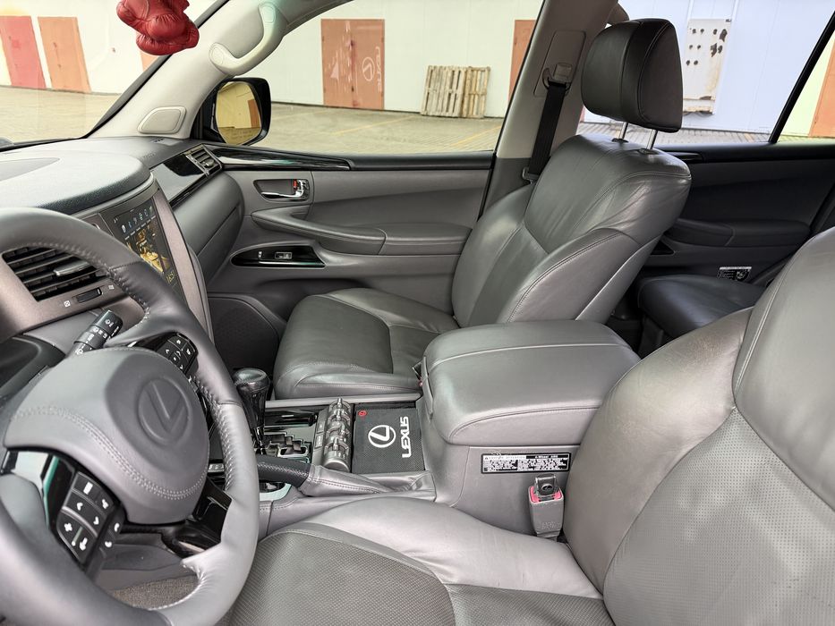 Продам авто Lexus LX570 F Sport