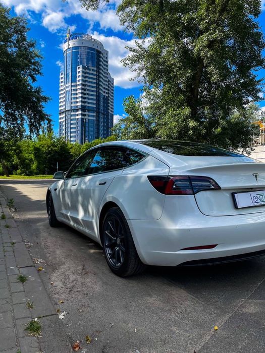 Прокат Tesla model 3 /Оренда авто Подобово без водія Прокат авто