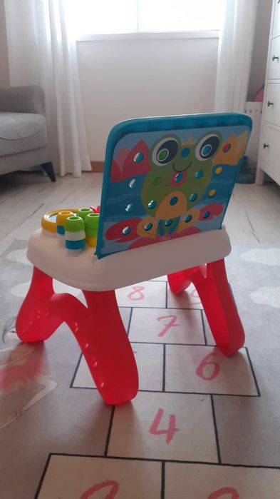 Mesa de actividades bilingue Chicco