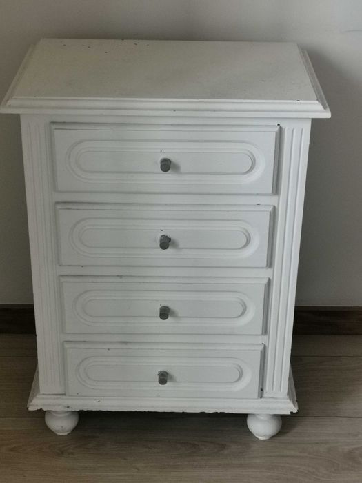 Mesinhas de cabeceira 'vintage' em castanho