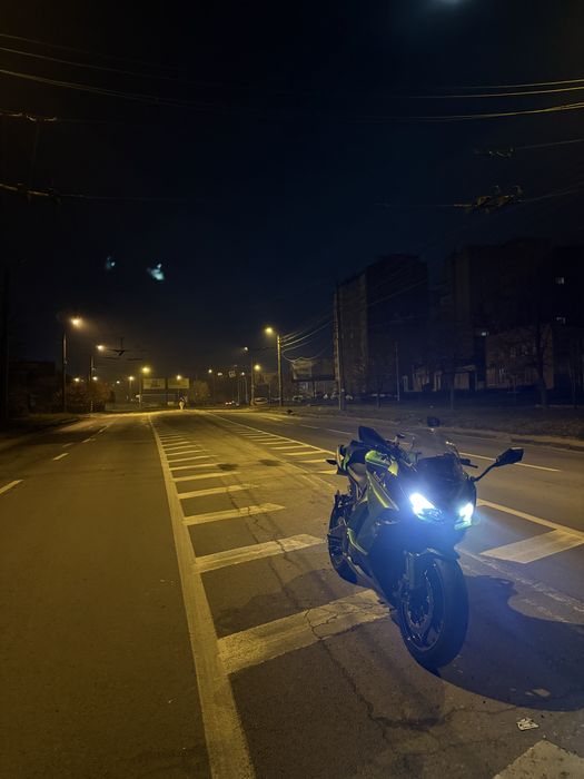 Kawasaki Ninja Z1000SX