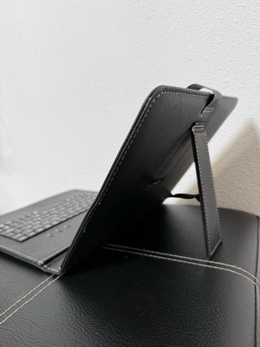 Чохол клавіатура для планшета 10 дюймів / шкіряний чохол книжка