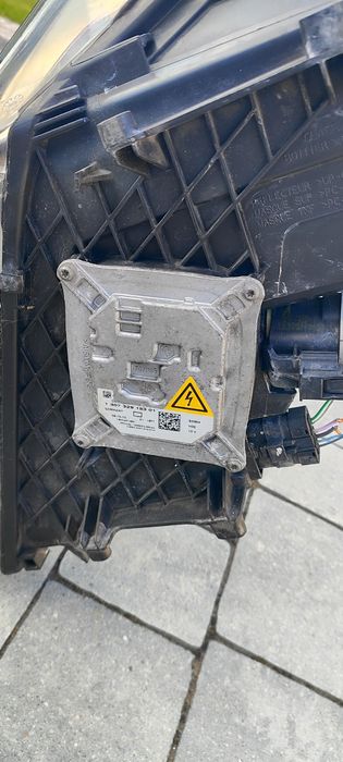 Lampy przednie przód Renault Megane III Xenon Europa