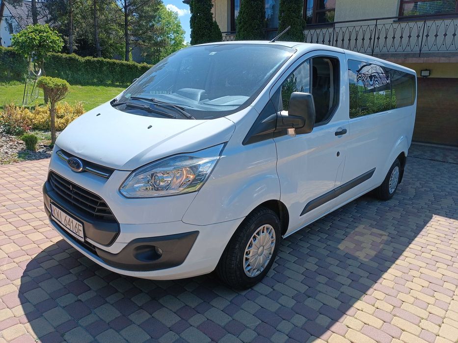 bus dziewiecio  osobowy wakacje bez limitu kilometrów