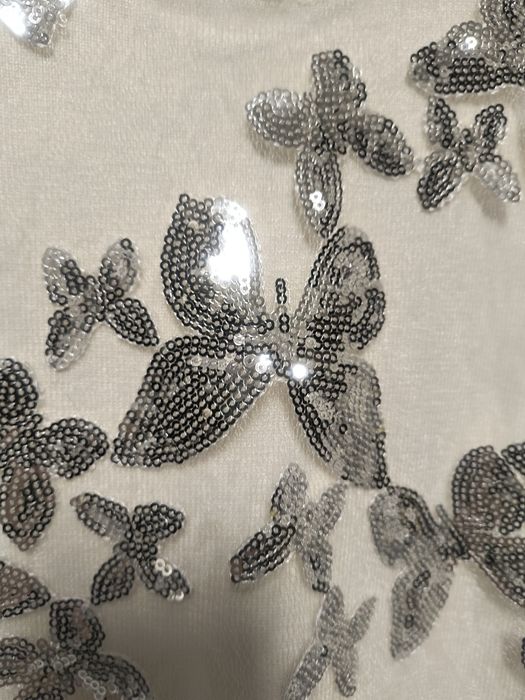 Elegancki sweter,rękawy tiulowe w motylki