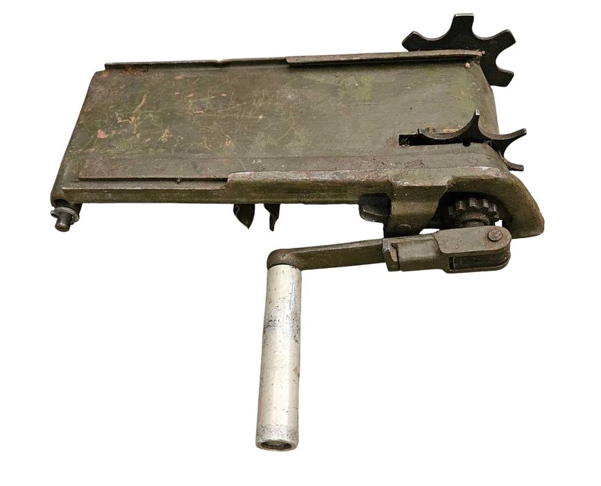 Urządzenie do taśm amunicyjnych wojskowych