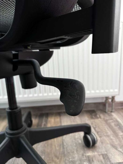 Ергономічне крісло підійде геймерам без пошкоджень матеріал сітка