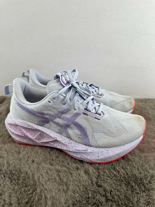 Buty damskie sportowe do biegania asics novablast 5 tokyo 42